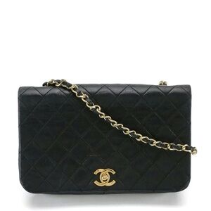 CHANEL Vintage Classic Flap Chain Strap Bag in Black Quilted Lambskin Leather